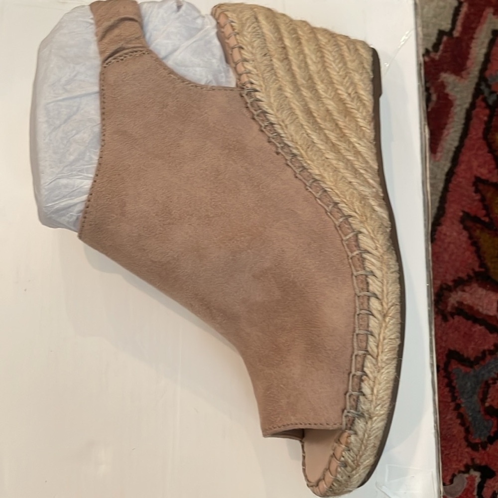 Charles by Charles David Najda Tan Wedge Sandals – Size 6M NIB - Picture 12 of 16